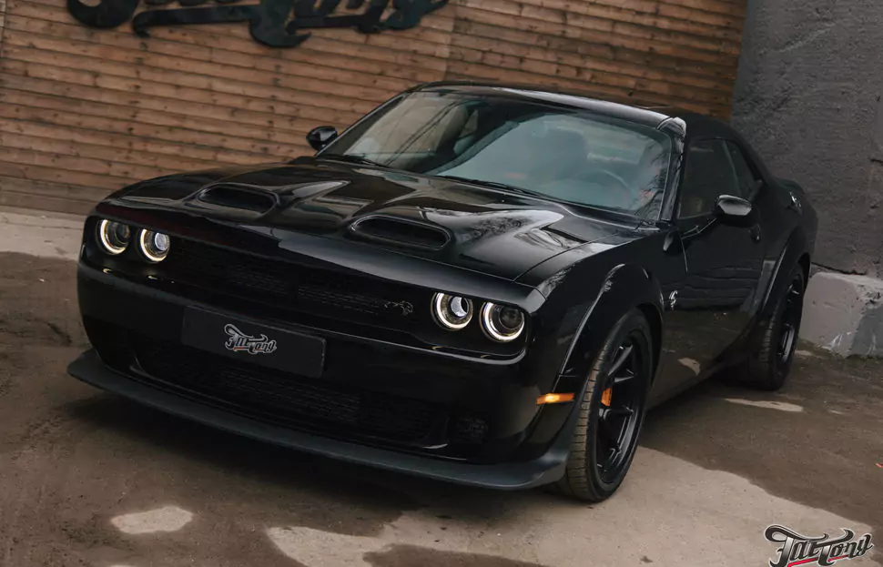 Окрас и оклейка бампера, комплекс детейлинг-услуг для Dodge Challenger SRT Hellcat